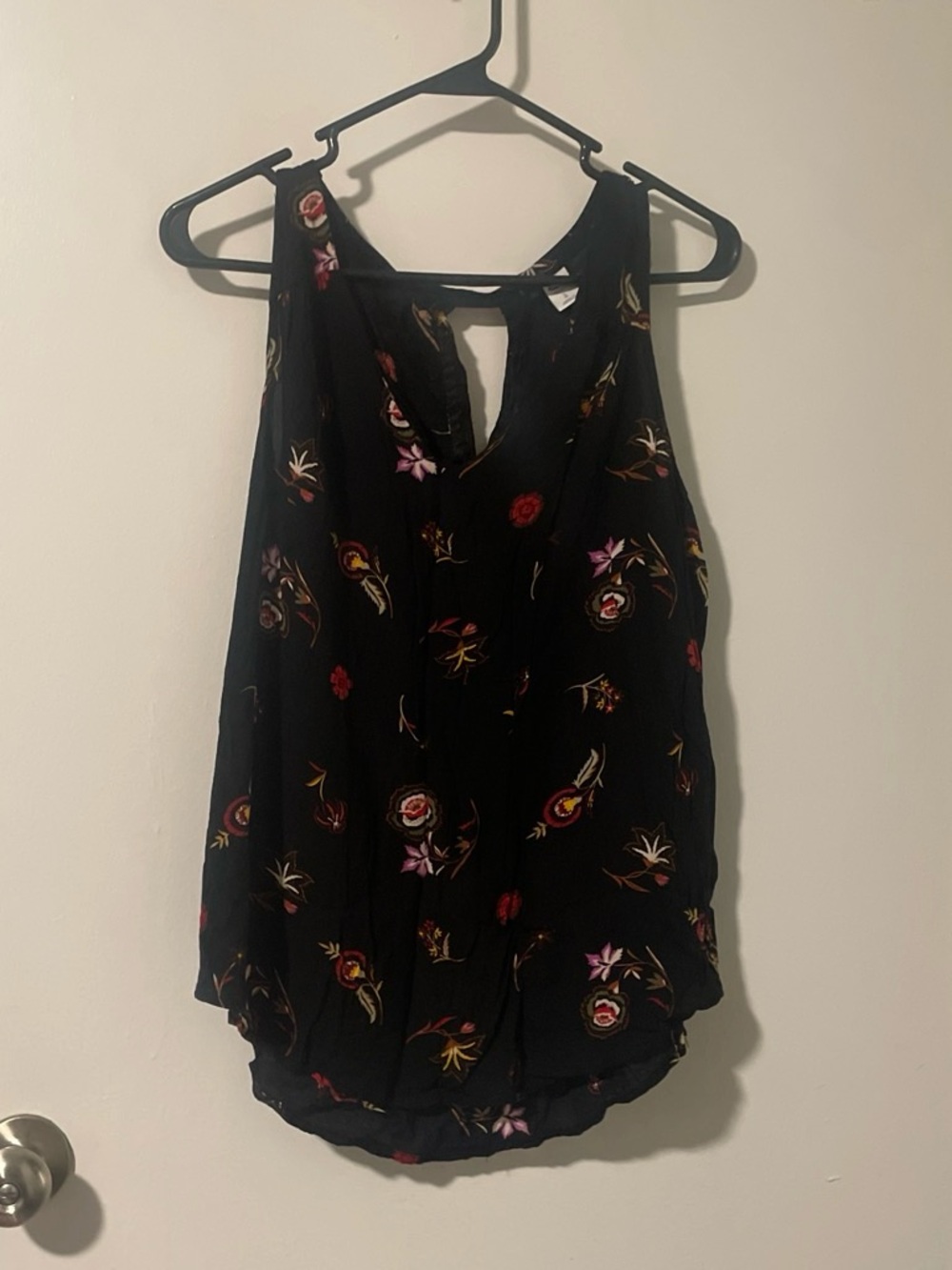 Women’s Size Large Old Navy Black Tank Top With Floral accents